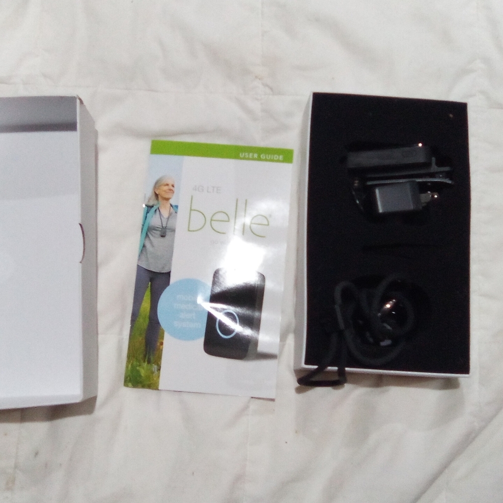 Elle 4G LTE Mobile Alert System - Black and White Belle Alert